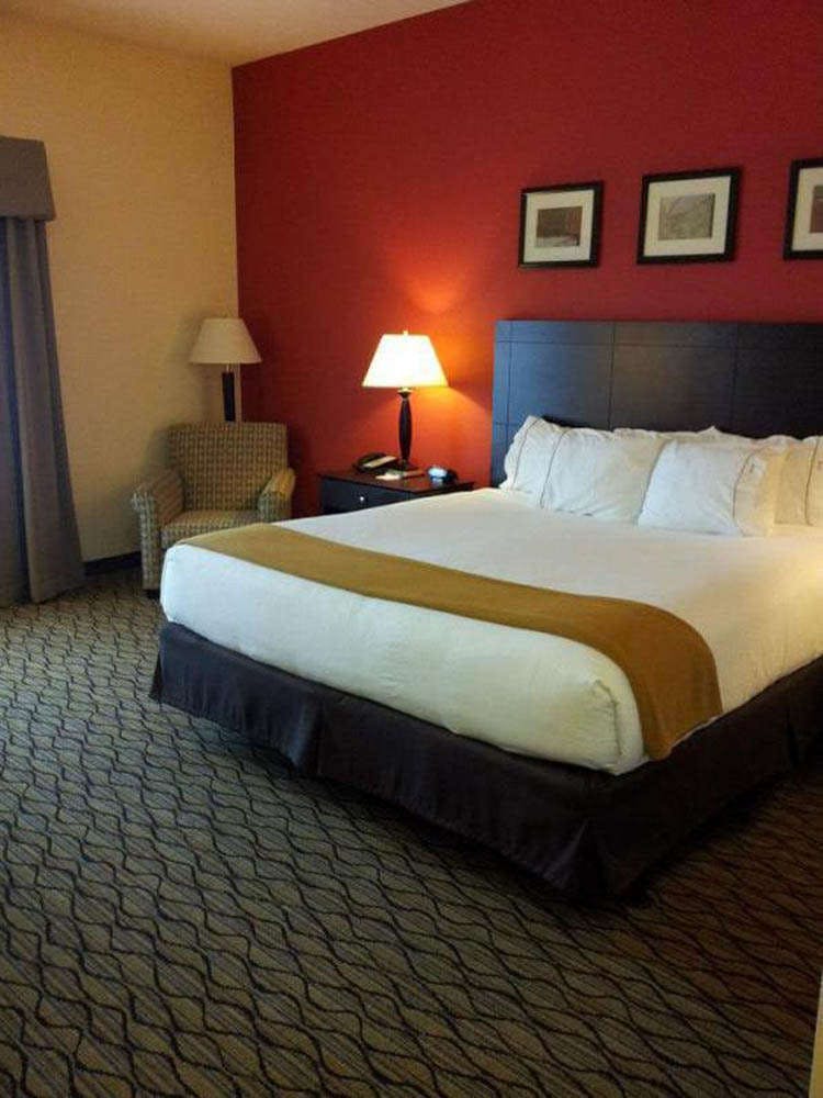 Hotel Holiday Inn Express Hotel & Suites Niles photo 2