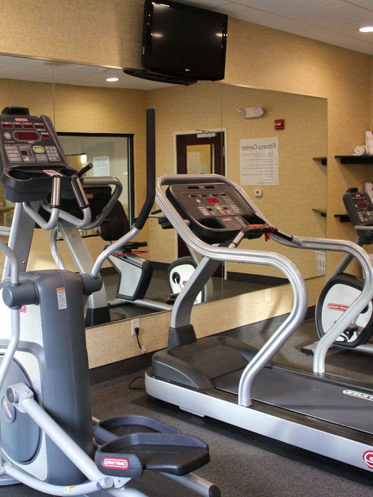 Hotel Holiday Inn Express Hotel & Suites Niles photo 5