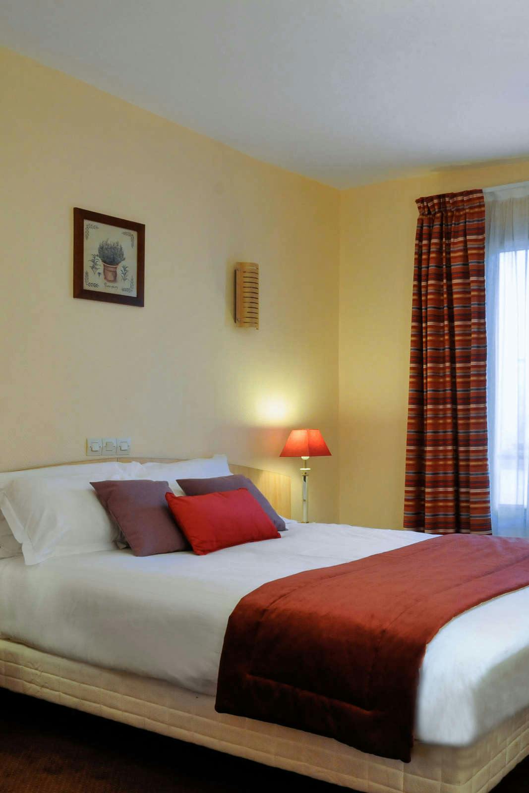 Hotel Hôtel Parisiana by HappyCulture photo 2