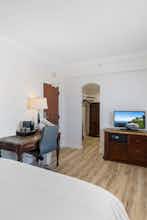 Hotel Beachcomber Resort and Club photo 2