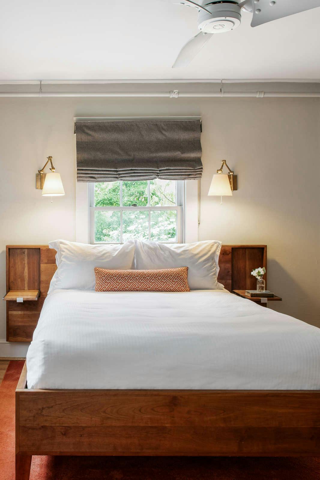 Hotel Oakhurst Inn at the University photo 3