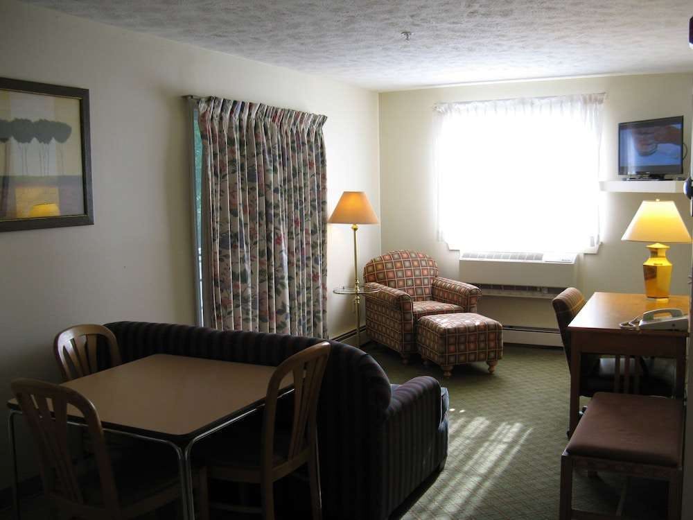 Handys Extended Stay Suites Colchester
