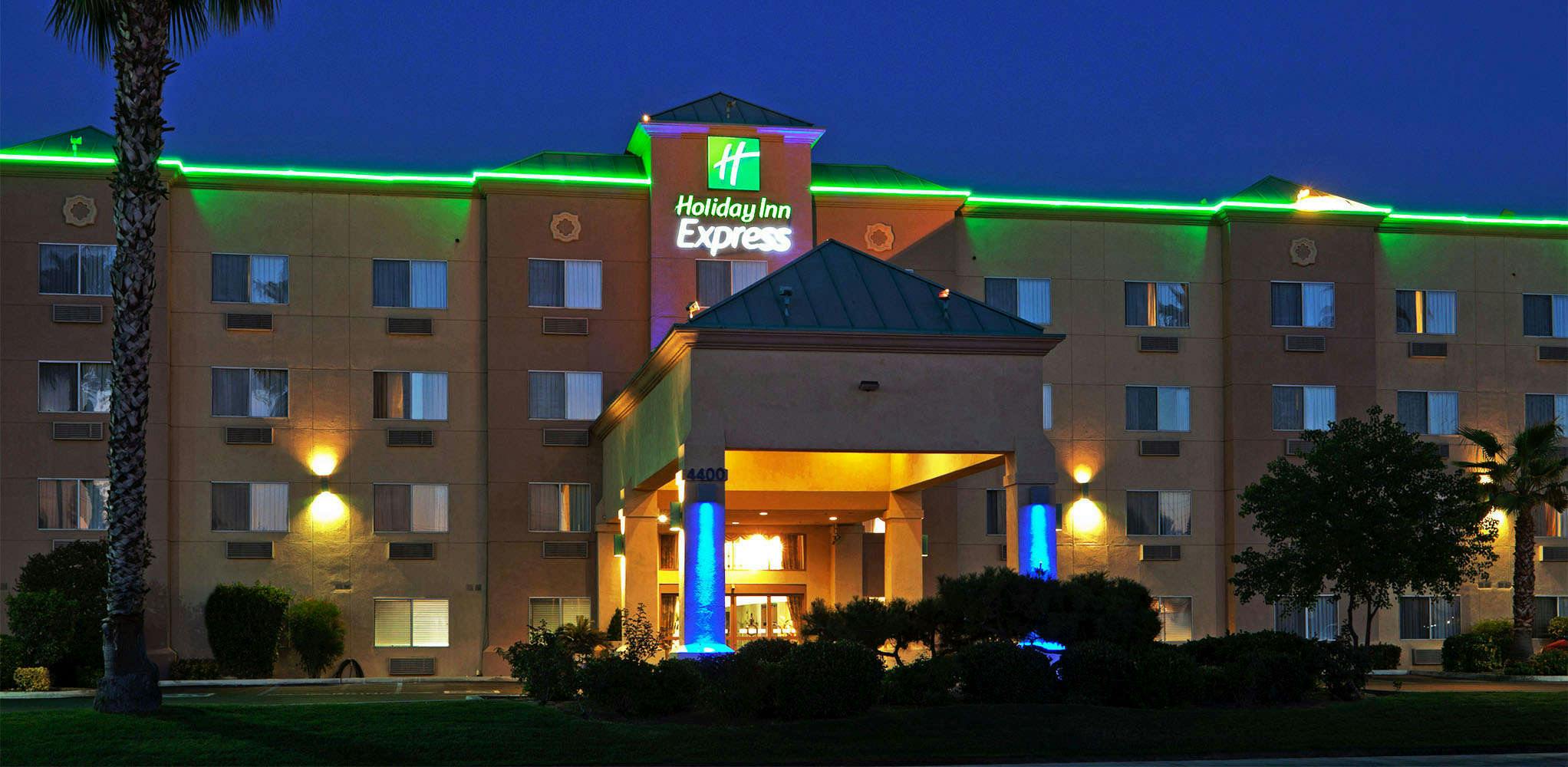 Holiday Inn Express Bakersfield