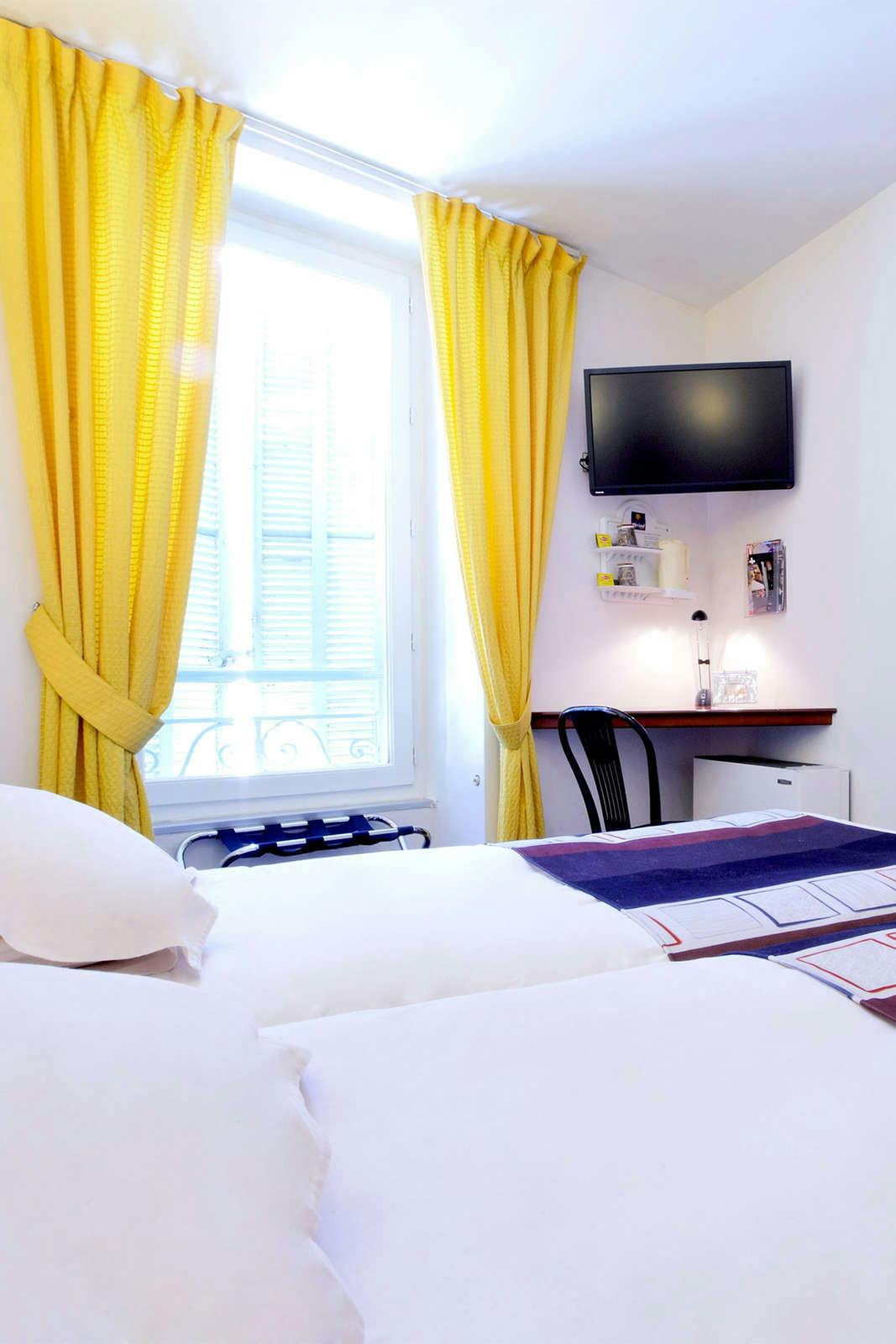 Hotel Kyriad Nimes Centre photo 1