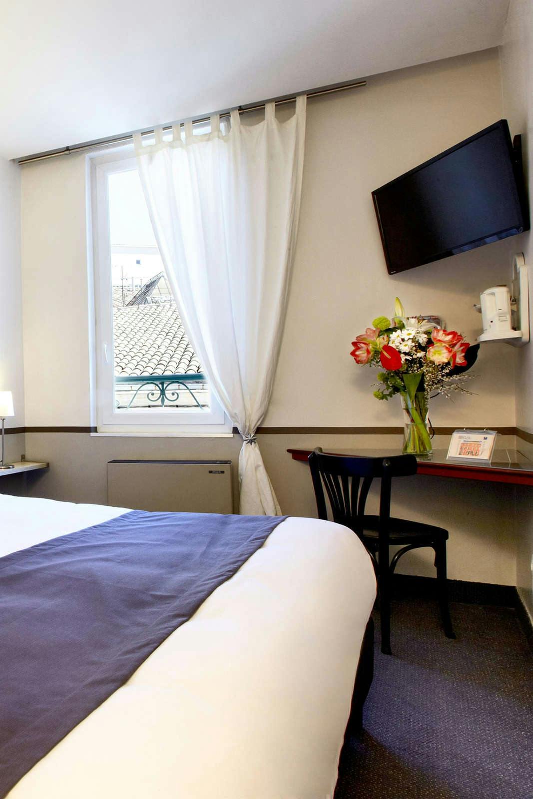 Hotel Kyriad Nimes Centre photo 5