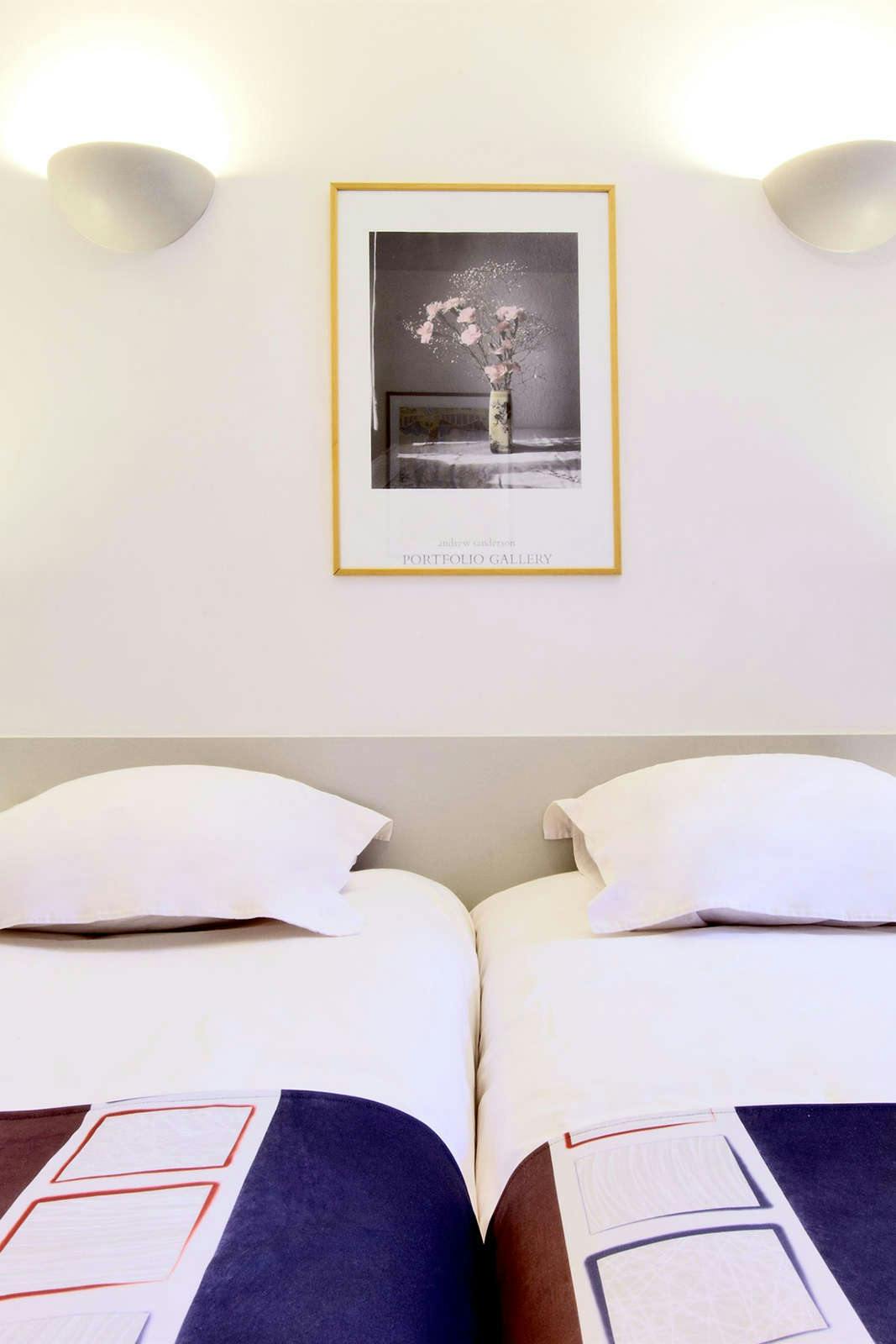 Hotel Kyriad Nimes Centre photo 2