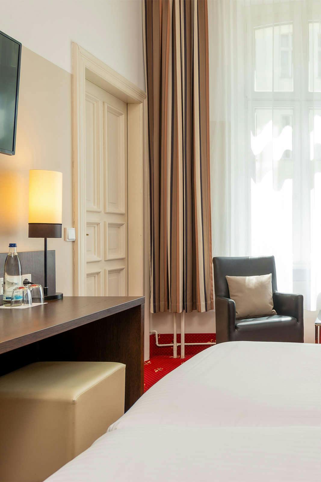 Hotel Leonardo Hotel Berlin KU’DAMM photo 4