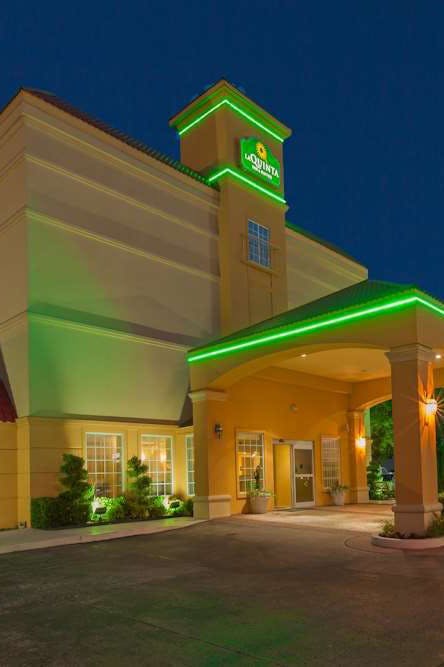 Hotel La Quinta by Wyndham Tulsa Central photo 3