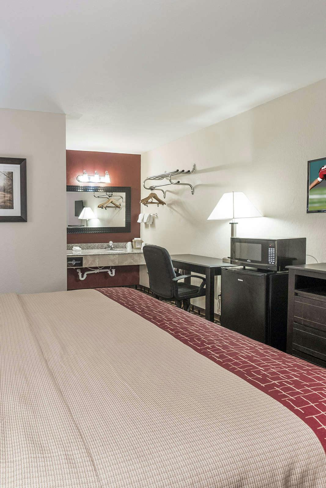 Hotel Red Roof Inn Mobile - Midtown photo 3