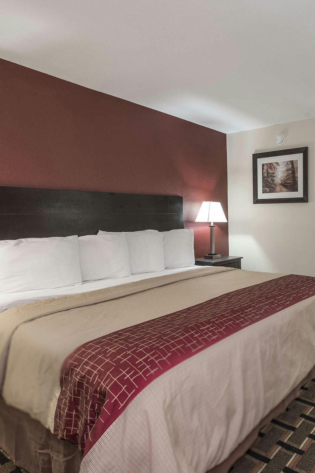 Hotel Red Roof Inn Mobile - Midtown photo 1