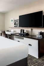 Hotel Hyatt Centric Arlington photo 2