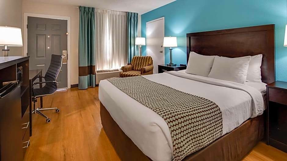 Hotel SureStay Plus Hotel by Best Western Asheboro photo 4