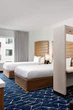 Hotel SpringHill Suites by Marriott Oceanside Beach photo 4