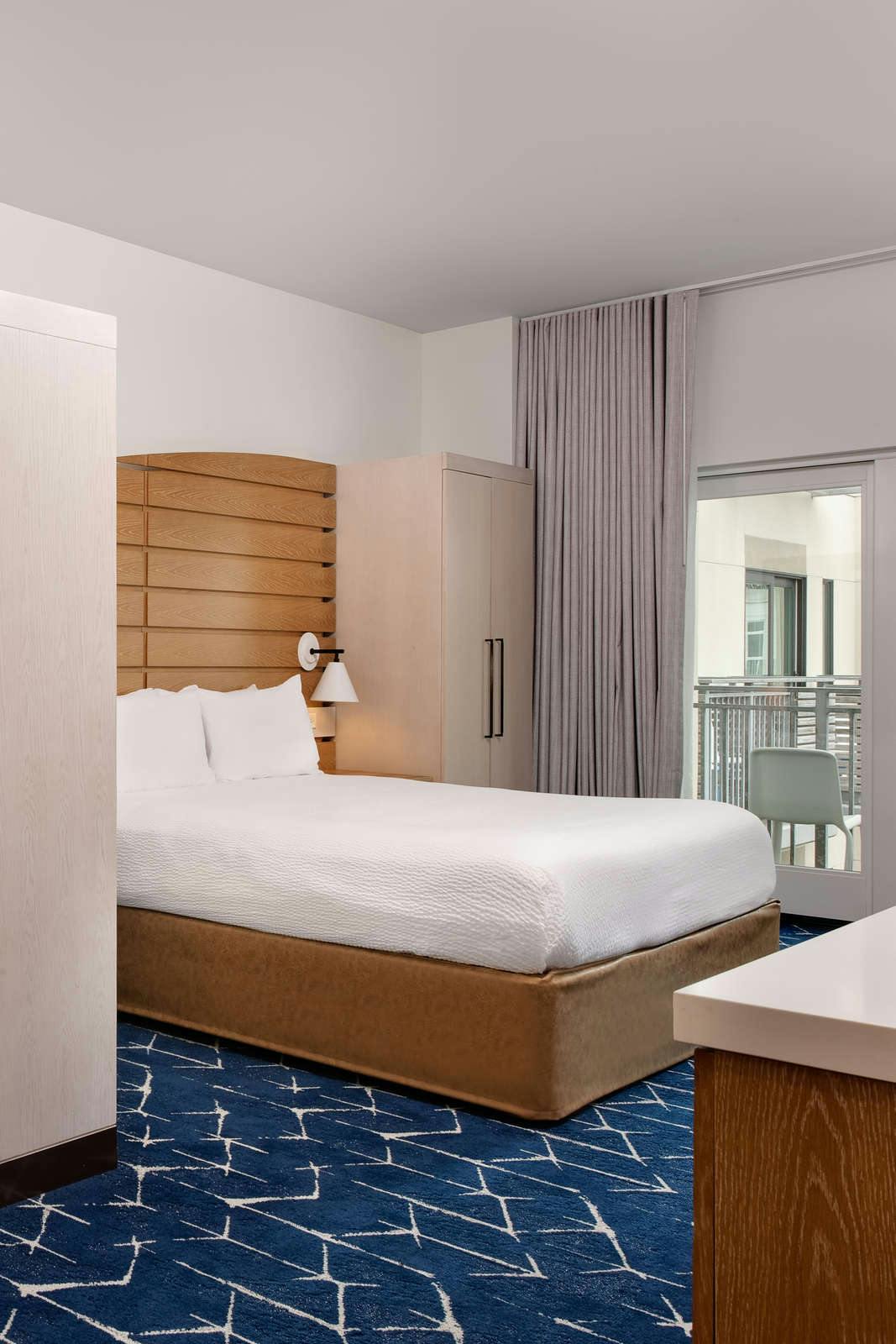 Hotel SpringHill Suites by Marriott Oceanside Beach photo 3