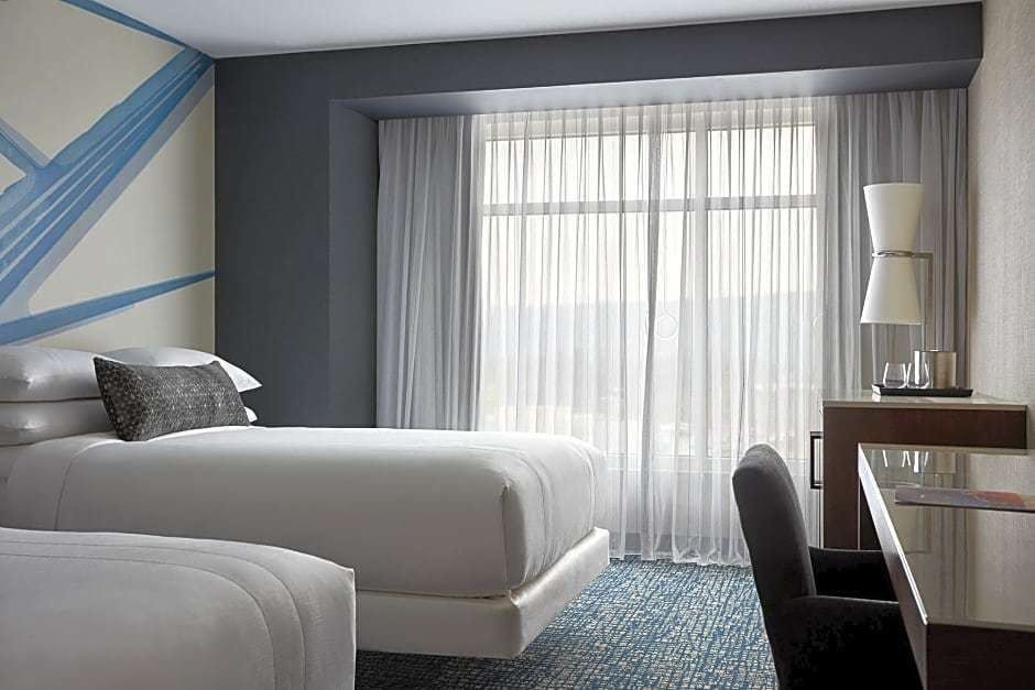 Hotel ITHACA MARRIOTT DOWNTOWN ON THE COMMONS photo 4