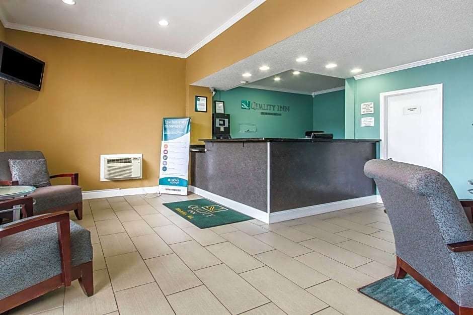 Hotel Quality Inn Downtown Historic District photo 1