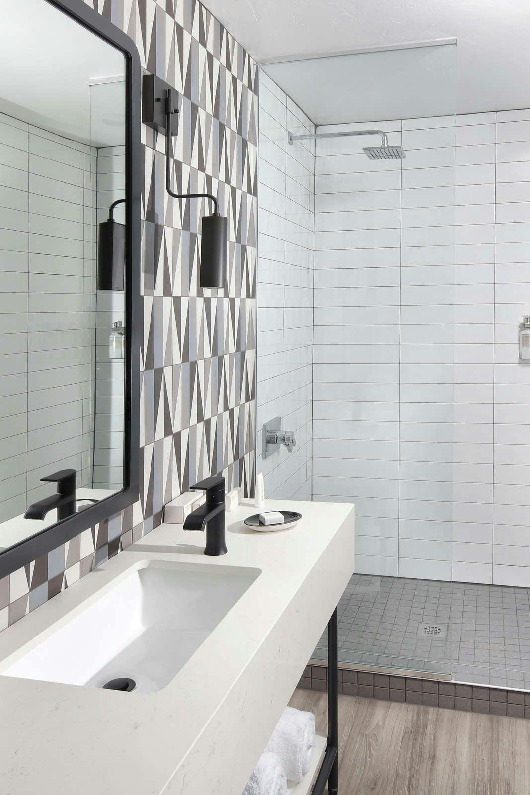 Hotel voco the Tuxon, an IHG Hotel photo 5