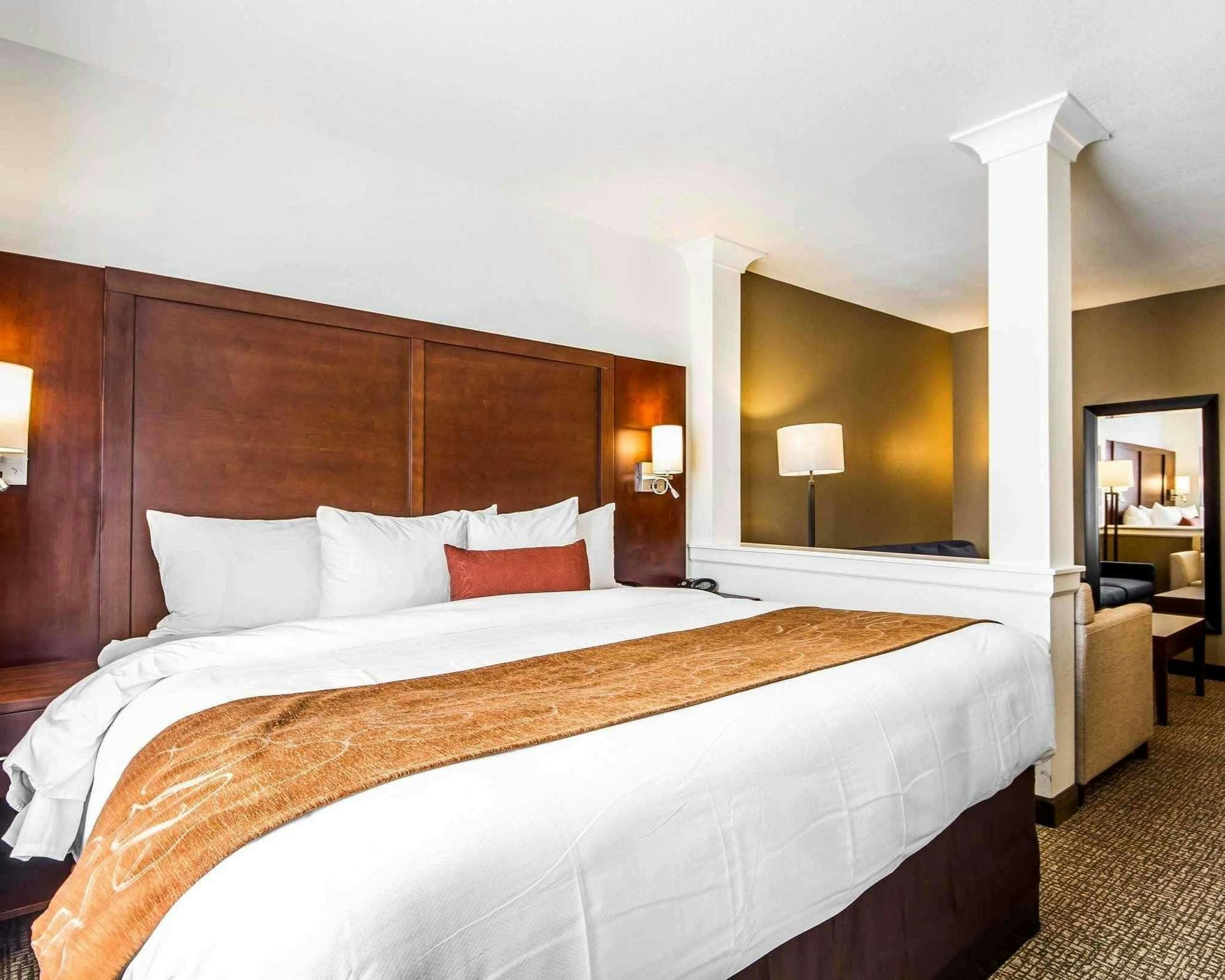 Hotel Comfort Suites Woodland Sacramento Airport photo 1