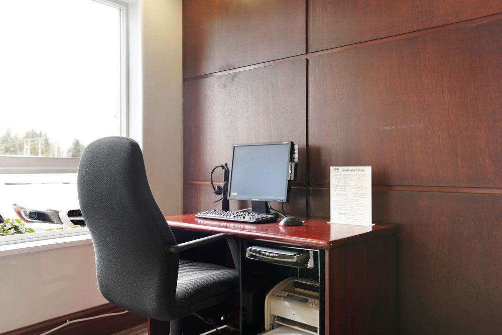 Hotel Sandman Hotel Vancouver Airport photo 1