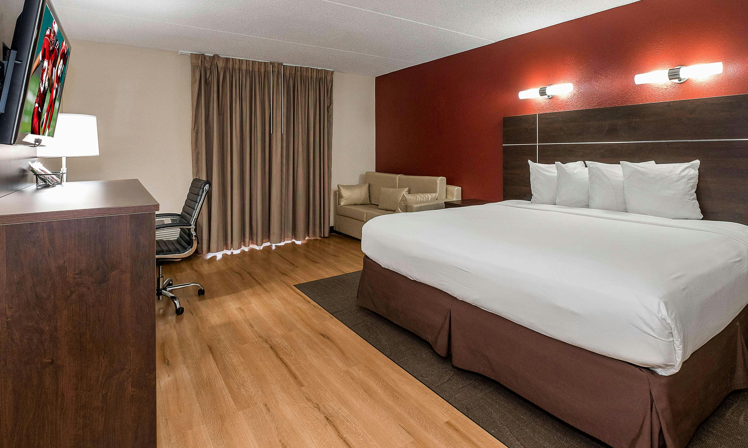 Red Roof PLUS+ & Suites Knoxville West-Cedar Bluff