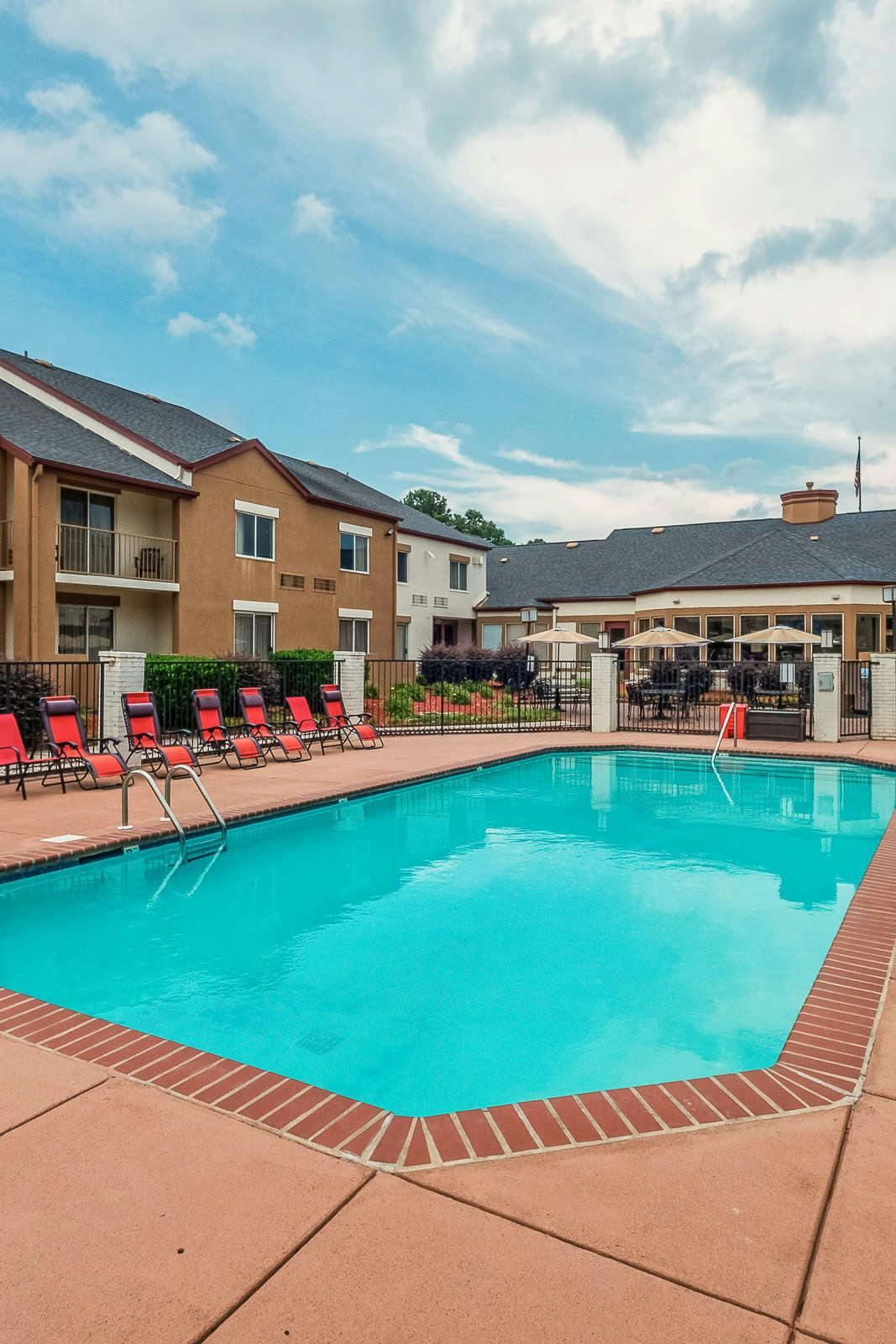 Hotel Red Roof PLUS+ & Suites Knoxville West-Cedar Bluff photo 1