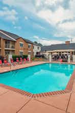 Hotel Red Roof PLUS+ & Suites Knoxville West-Cedar Bluff photo 1