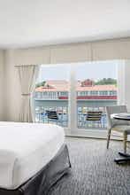 Hotel Shem Creek Inn photo 5