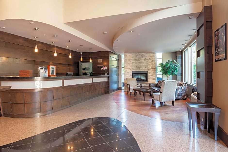 Hotel Sandman Signature Surrey-Guildford Suites photo 1