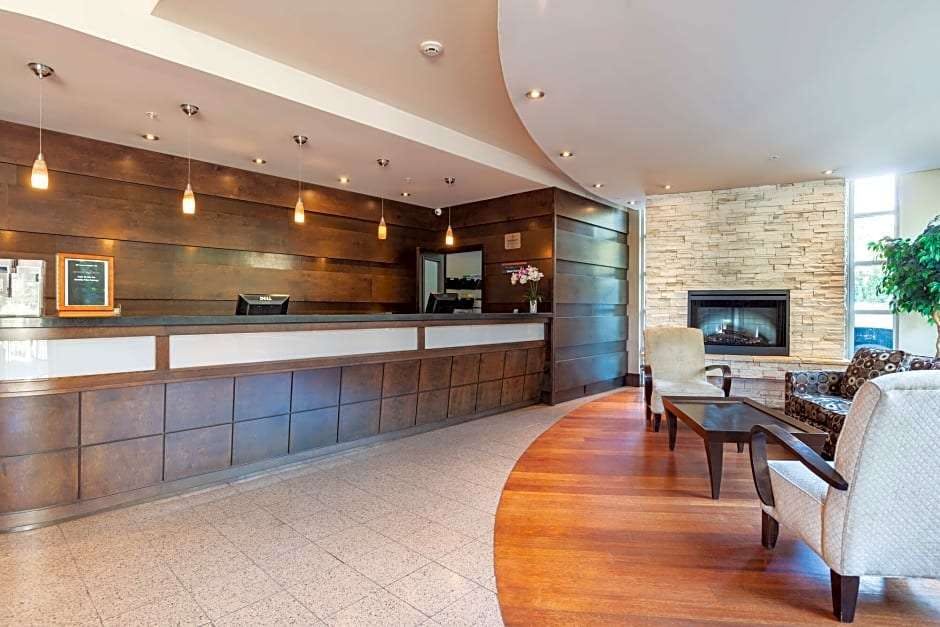 Hotel Sandman Signature Surrey-Guildford Suites photo 2