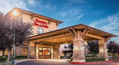Hampton Inn & Suites Windsor - Sonoma Wine Country