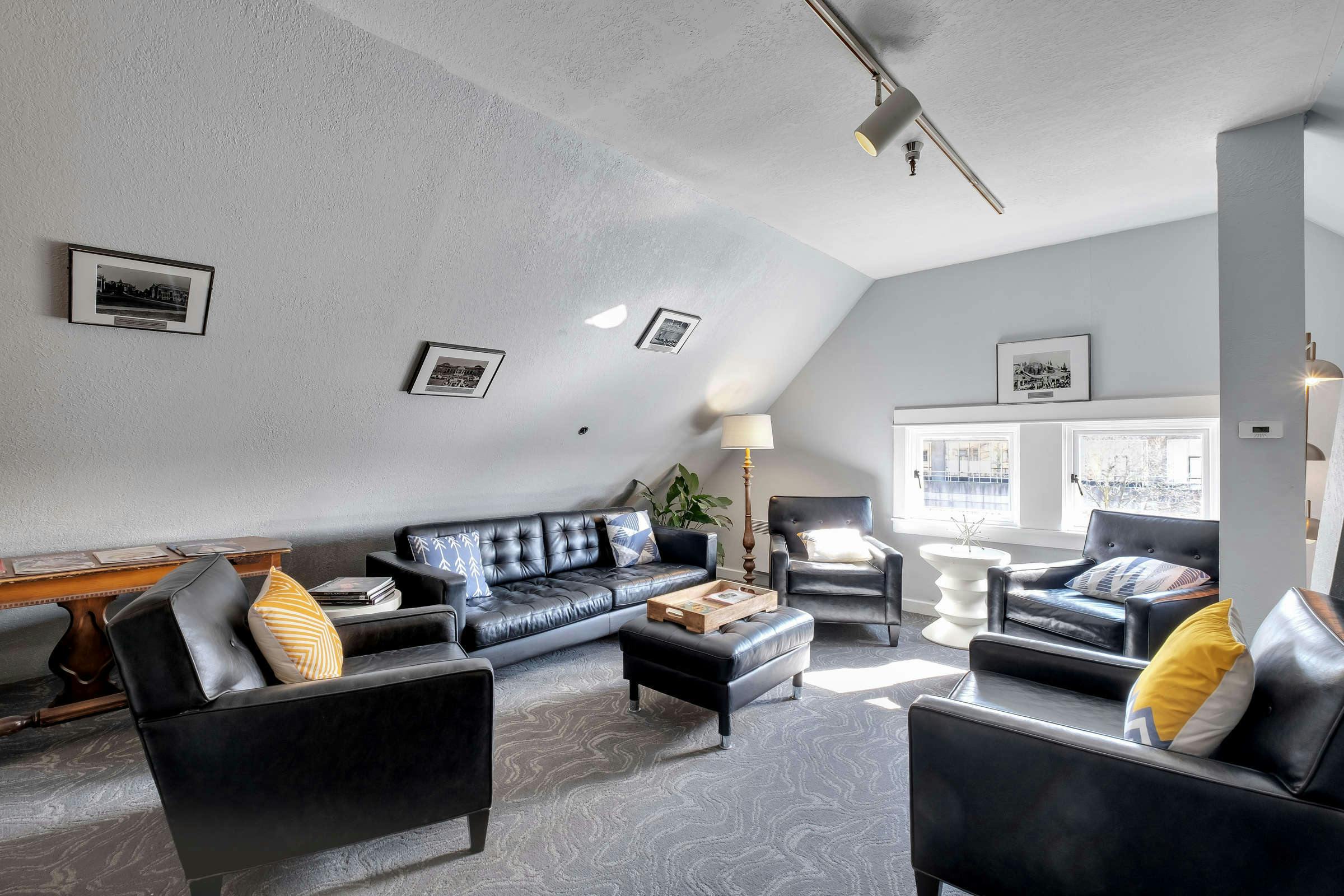 Hotel College Inn Hotel photo 2