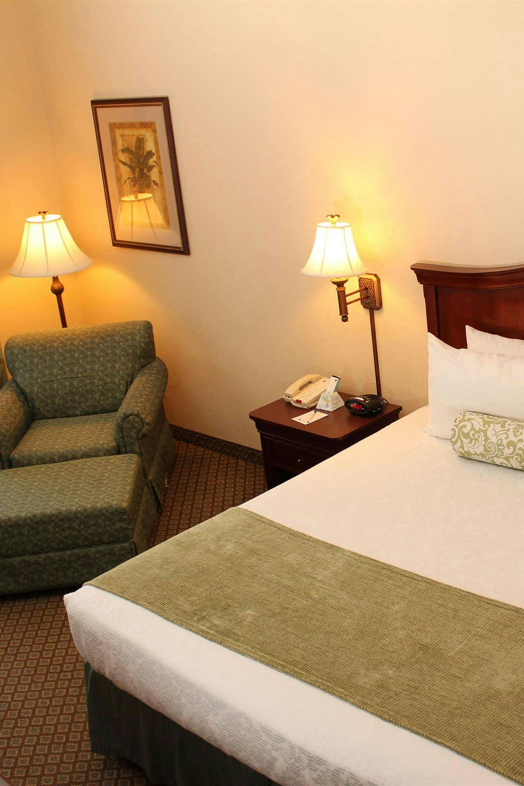 Hotel Quality Inn & Suites Robstown TX photo 2