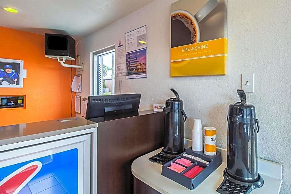 Hotel Motel 6 South Padre Island photo 5