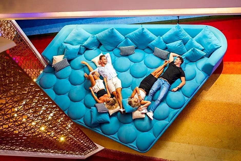 Hotel V Hotel Dubai Curio Collection By Hilton photo 3