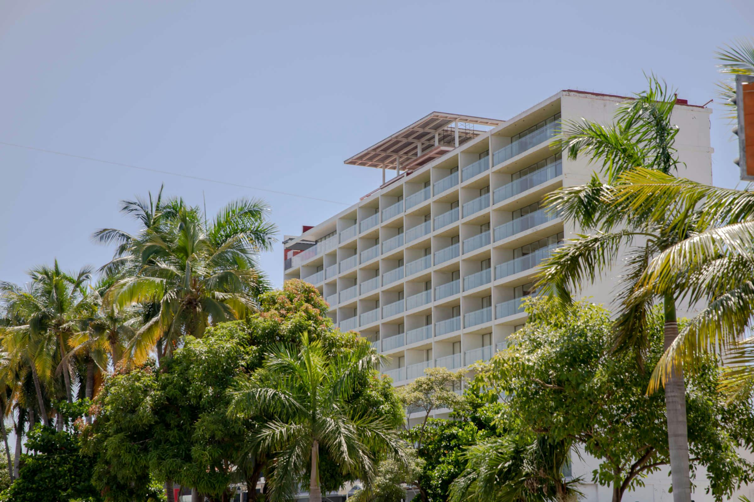 Ramada by Wyndham Acapulco Hotel & Suites