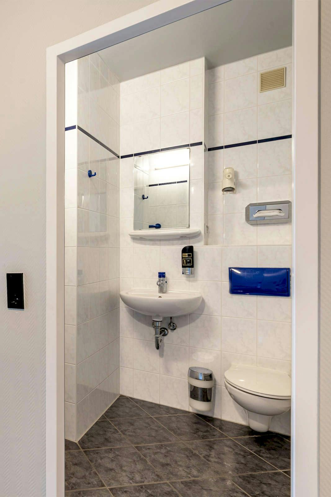 Hotel a&o Berlin Kolumbus photo 5