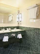 Hotel Crowne Plaza Liverpool John Lennon Airport photo 2