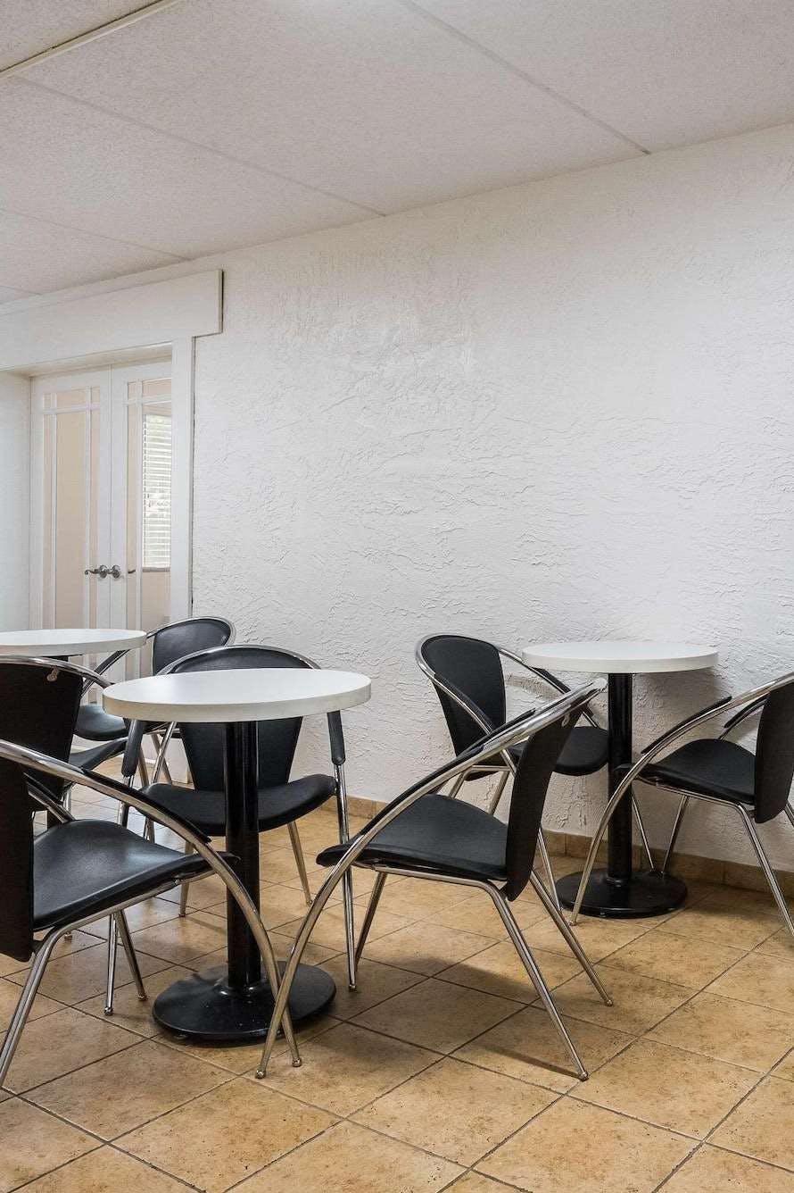 Hotel Motel 6 Prospect Heights, IL photo 5