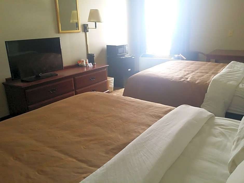 Hotel Quality Inn & Suites Schoharie near Howe Caverns photo 5