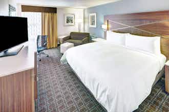 Hotel DoubleTree by Hilton Milwaukee Downtown photo 2