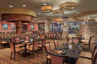 Hotel Embassy Suites by Hilton San Marcos Hotel Conference Center photo 5
