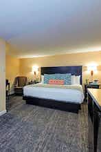 Hotel Port Inn and Suites Portsmouth, Ascend Hotel Collection photo 1