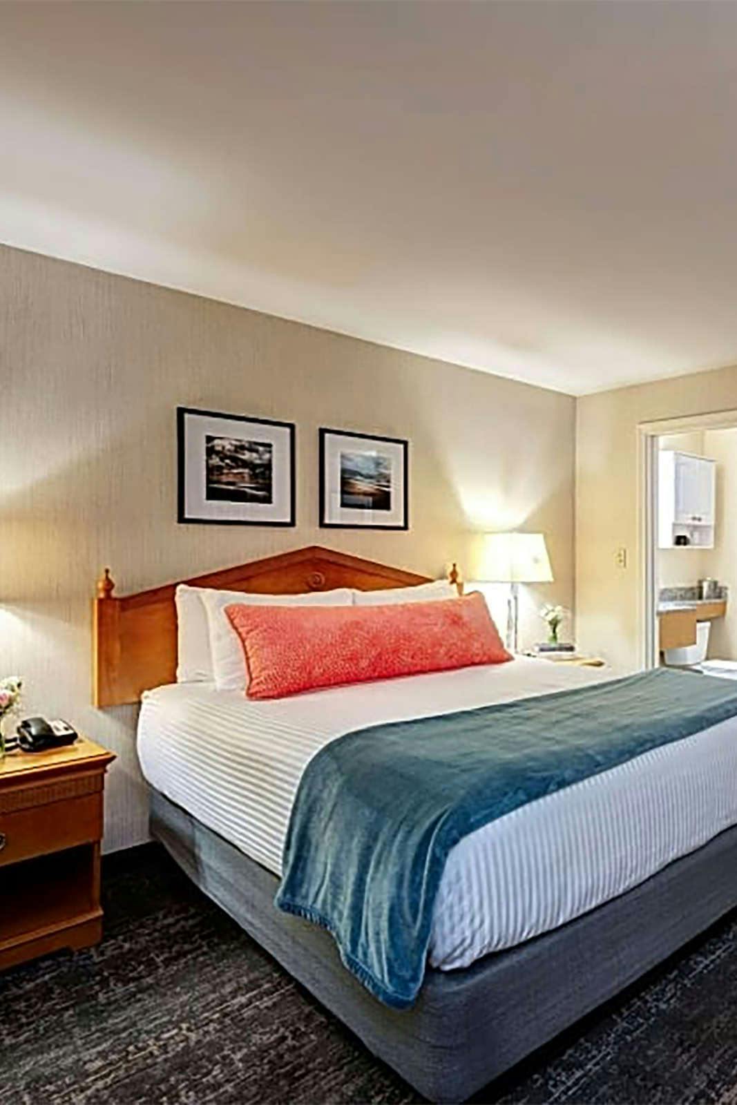 Hotel Port Inn and Suites Portsmouth, Ascend Hotel Collection photo 4