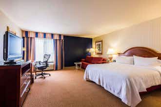 Hotel Hilton Garden Inn Milwaukee Northwest Conference Center photo 1