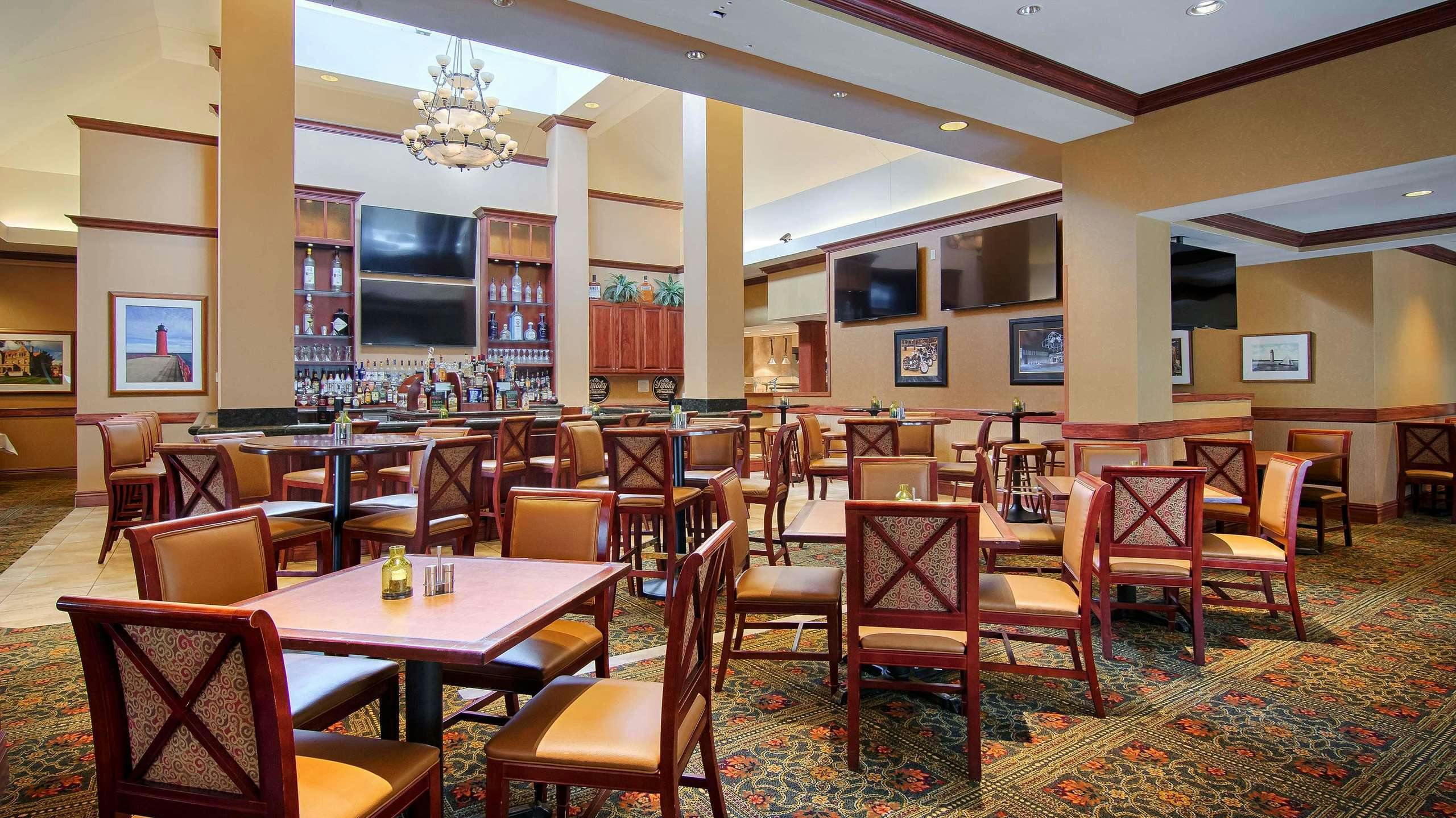 Hotel Hilton Garden Inn Milwaukee Northwest Conference Center photo 2