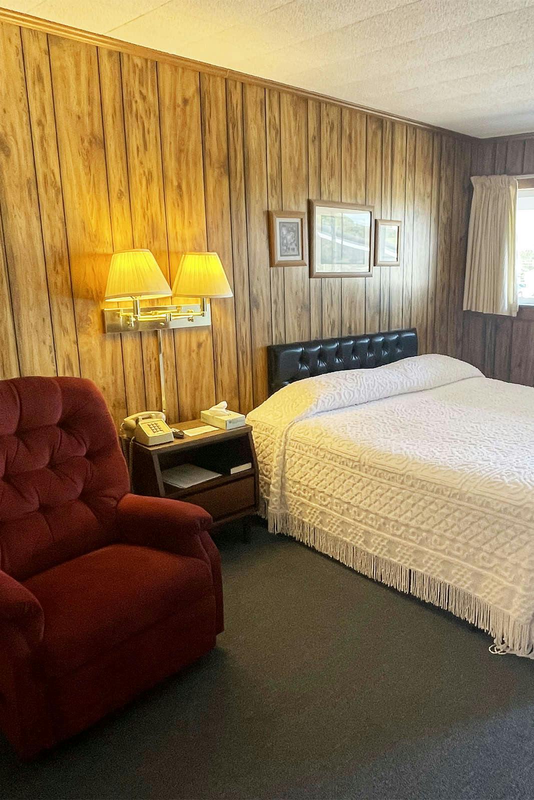 Hotel Knob Hill Motor Lodge photo 1