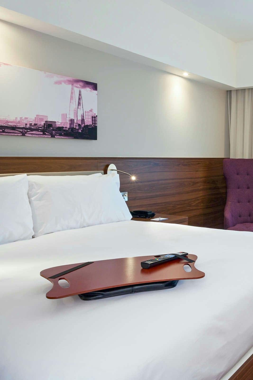 Hotel Hampton By Hilton London Gatwick photo 2