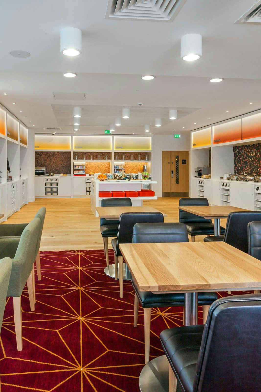 Hotel Hampton By Hilton London Gatwick photo 5