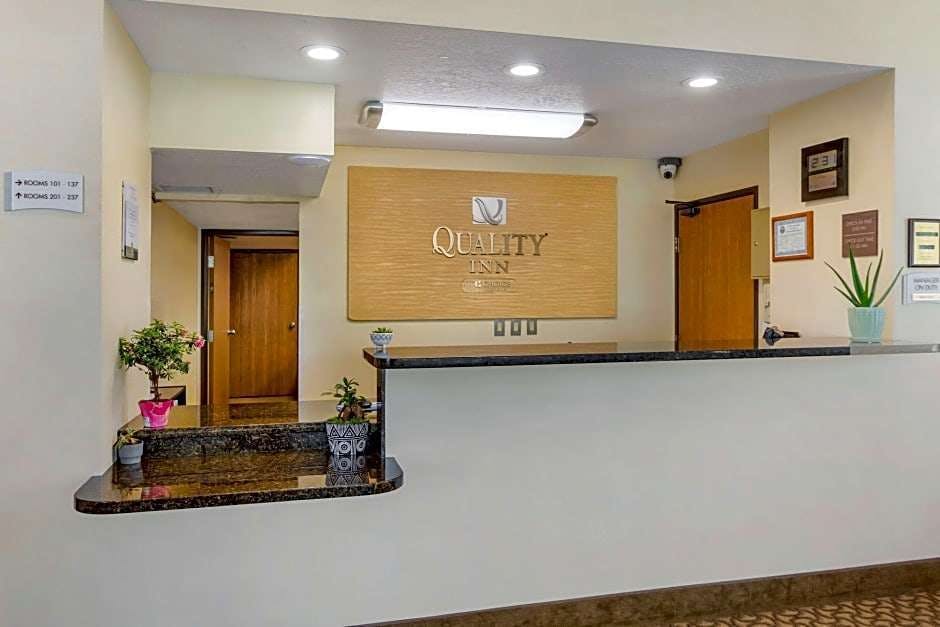 Hotel Quality Inn Logan near University photo 1