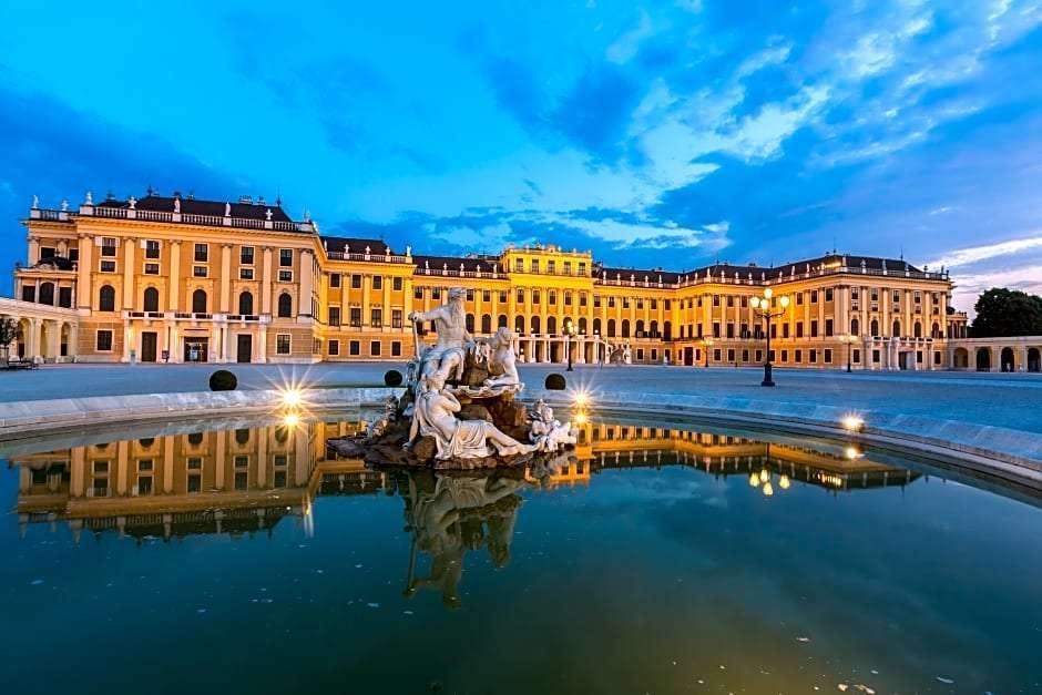 Hilton Vienna Plaza, Vienna HotelTonight